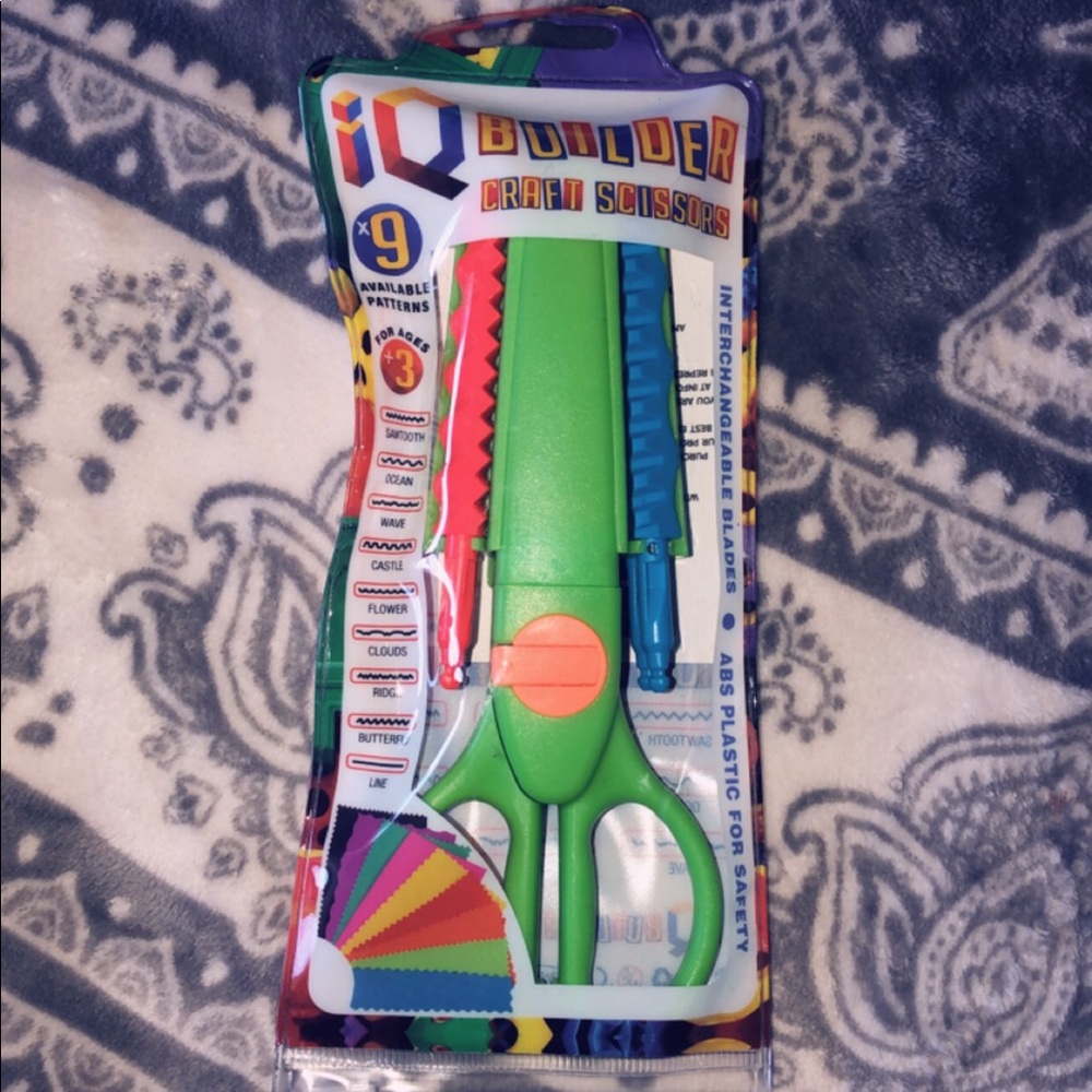 IQ builder craft scissors